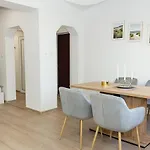 アパート Bright 2-bedroom Near Center By Flat Mаnаger ヴァルナ