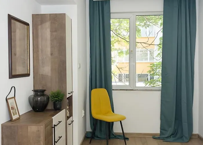 Daire Bright 2-bedroom Near Center By Flat Mаnаger *