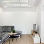 Bright 2-bedroom Near Center By Flat Mаnаger *